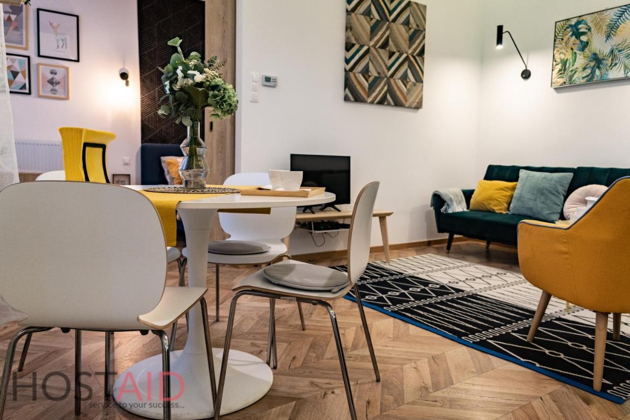 M10 Apartment - Hostaid Budapest Exterior photo